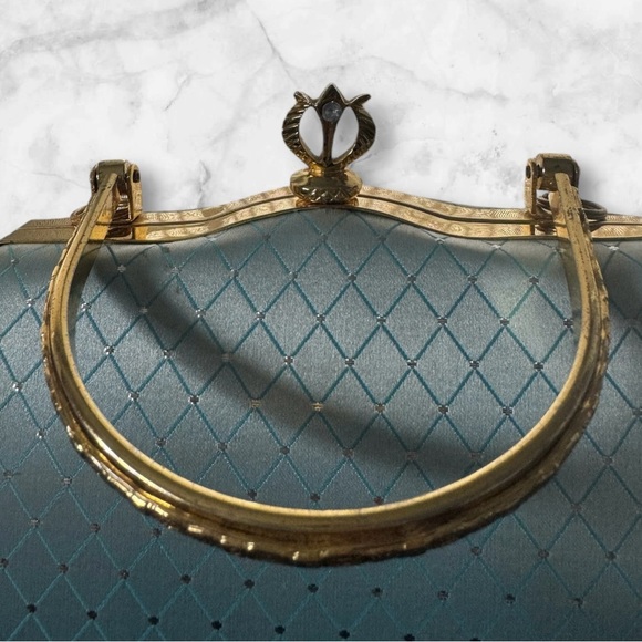 💎💟Vintage Baby Blue Mini Bag with Structured Shape and Kiss Lock Closure - Picture 4 of 14